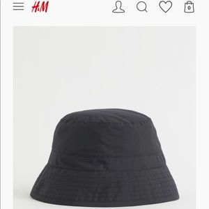 Black waterproof H&M bucket hat